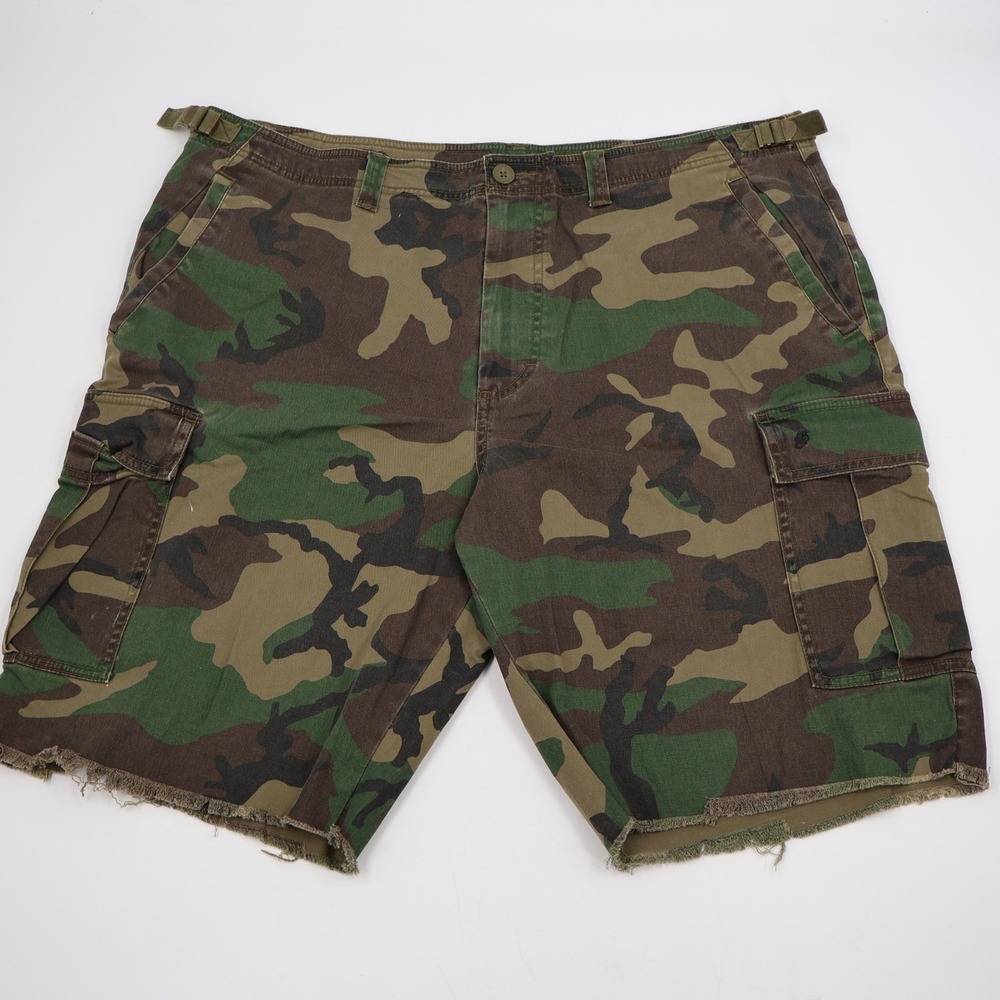 Nike SB Cargo Shorts Mens 40 Green Camo Cutoff Raw Hem 465798-213